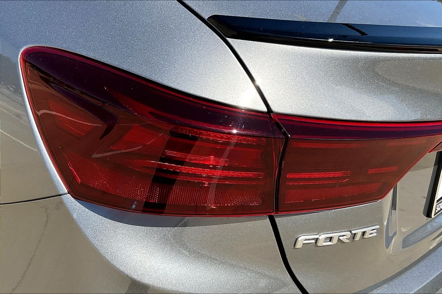 Thumbnail: 2023 Kia Forte - 31