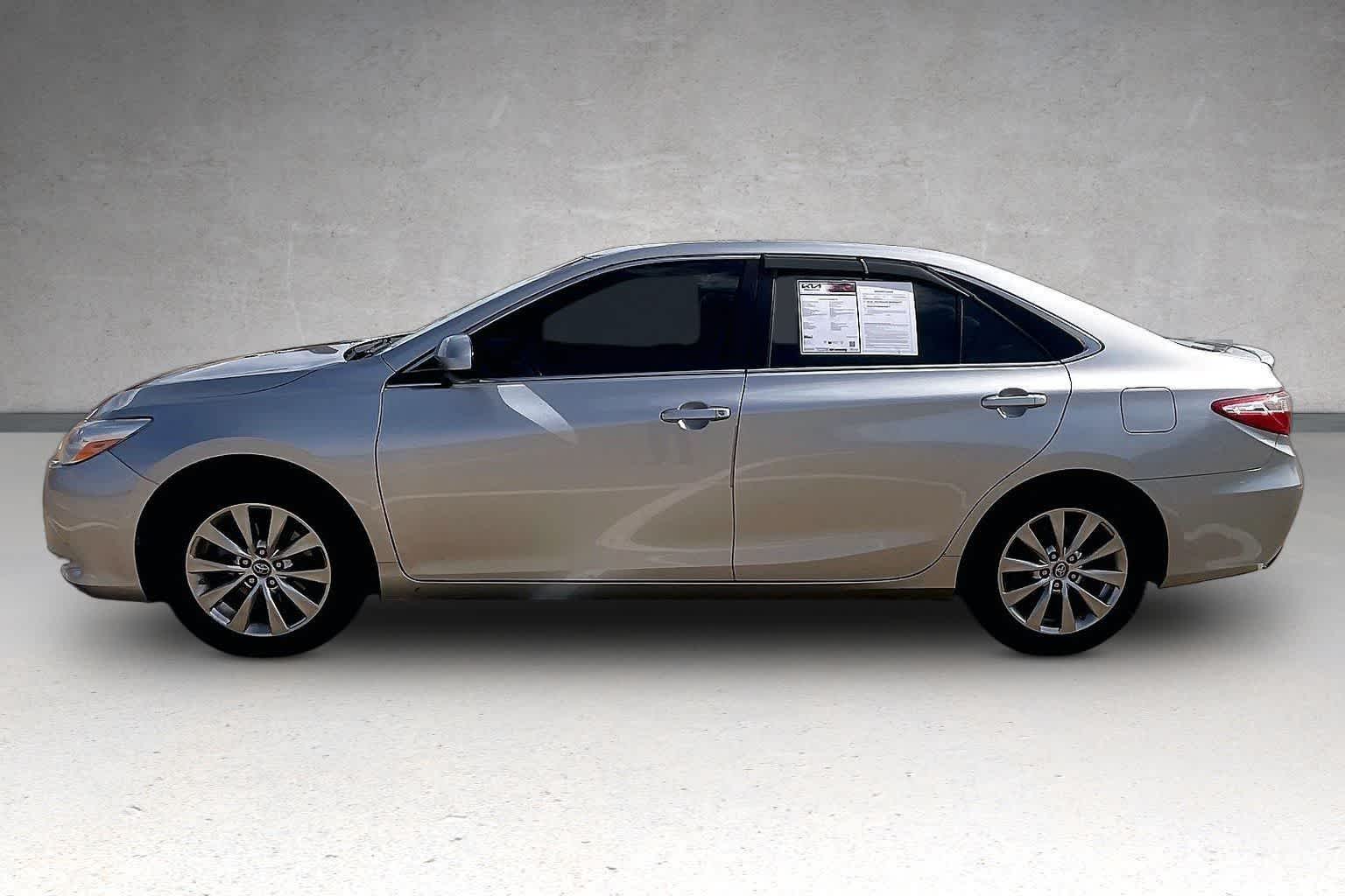 Thumbnail: 2017 Toyota Camry - 3