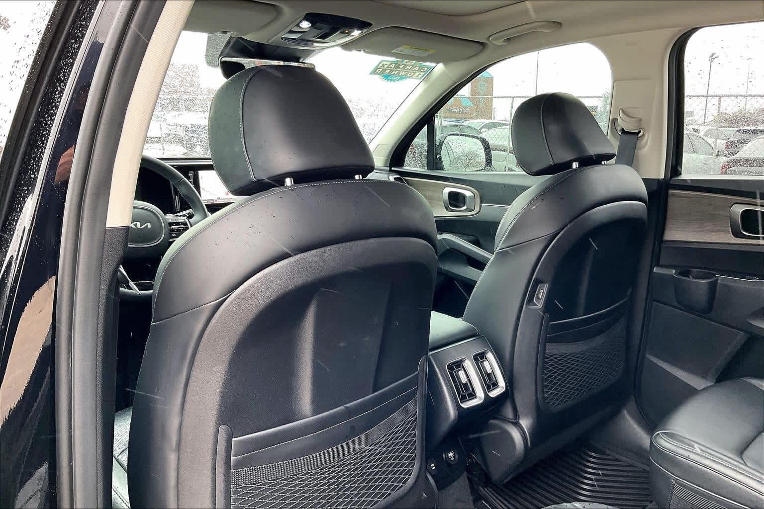 Thumbnail: 2023 Kia Sorento - 11