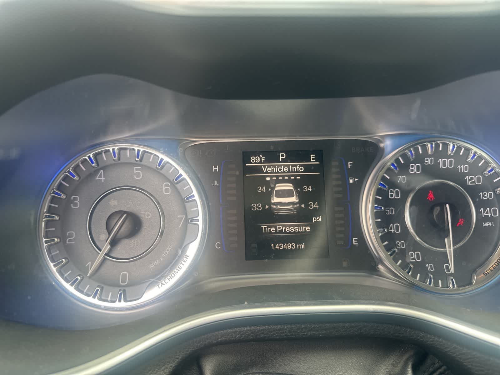 2015 Chrysler 200 Limited 6