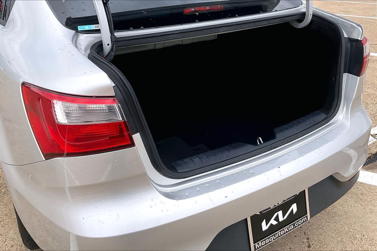 Thumbnail: 2017 Kia Rio - 18