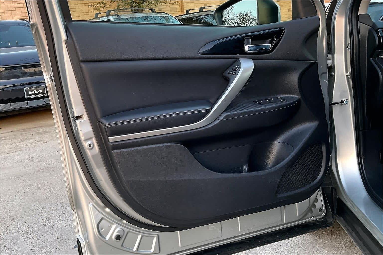 Thumbnail: 2022 Mitsubishi Eclipse Cross - 27