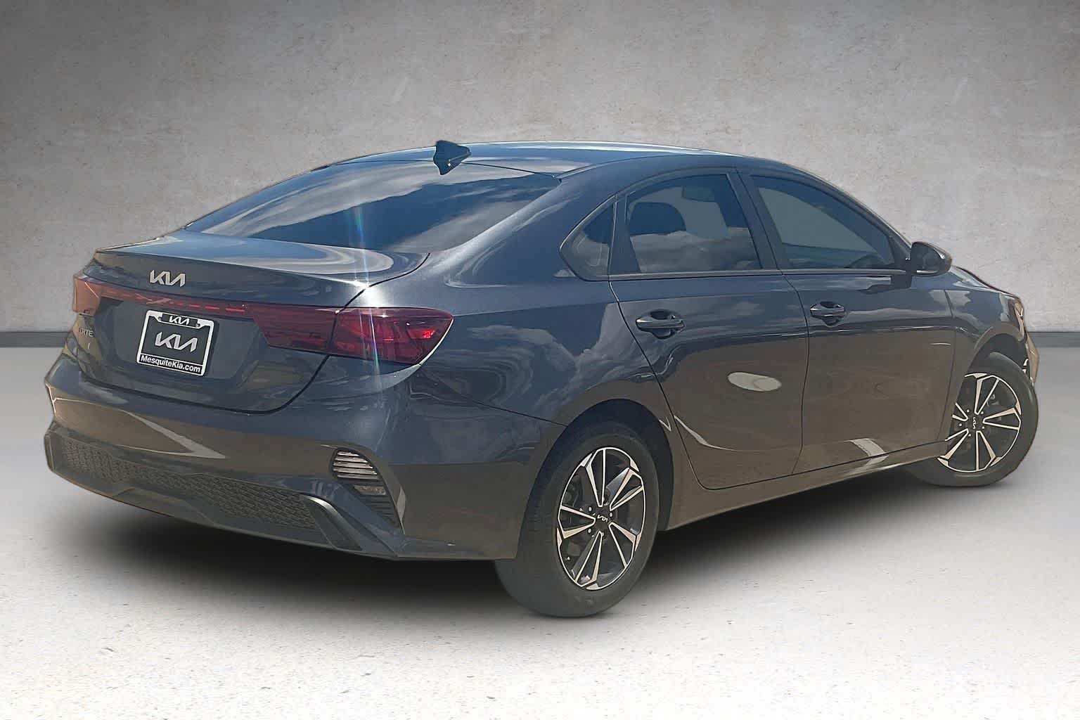 Thumbnail: 2023 Kia Forte - 20