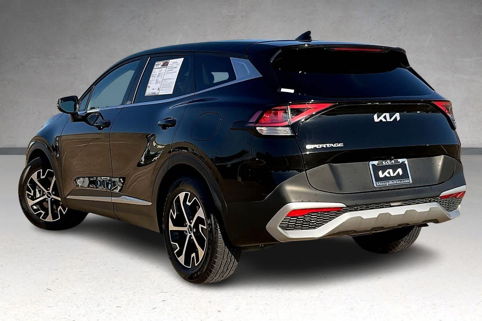 Thumbnail: 2023 Kia Sportage - 4