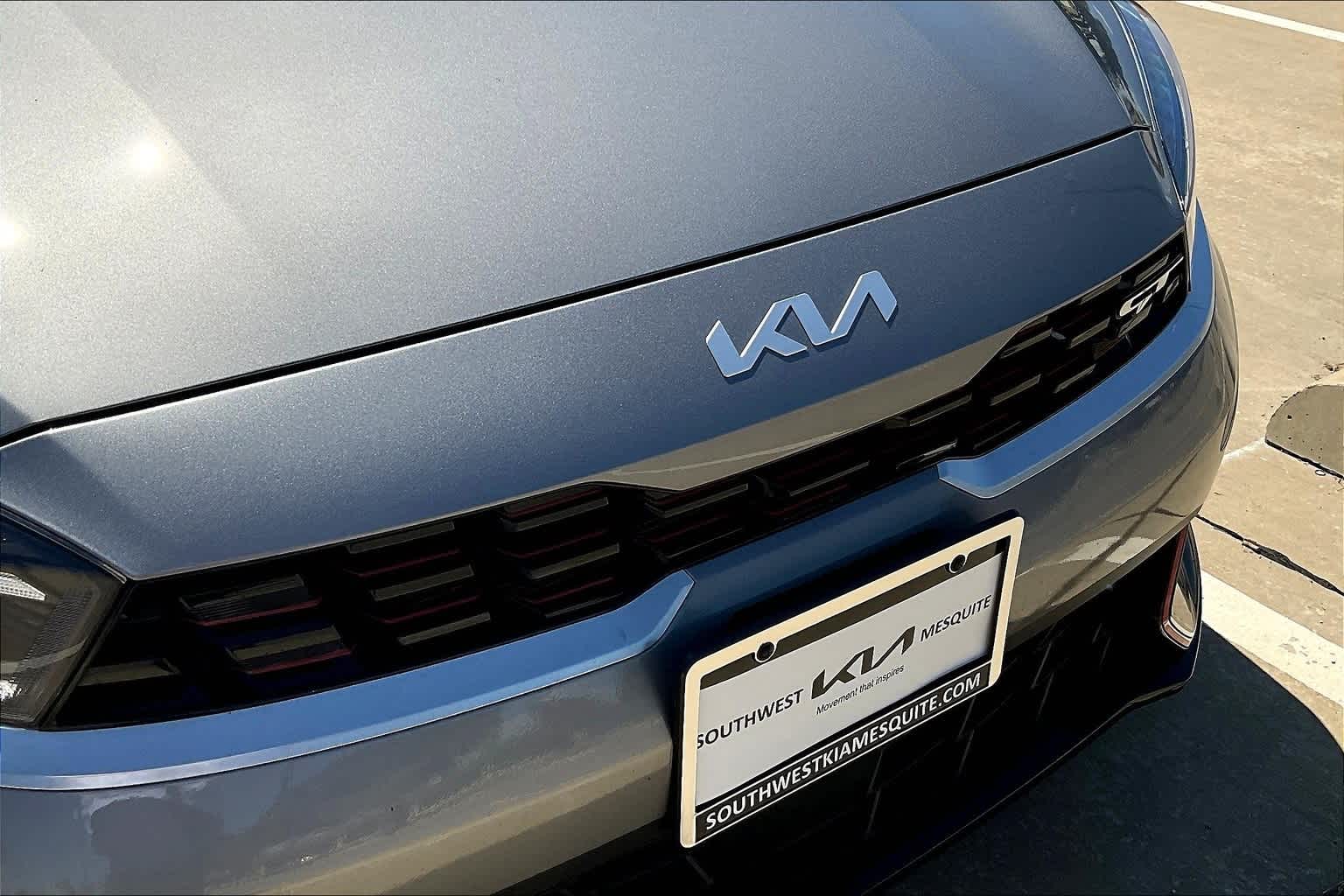 Thumbnail: 2023 Kia Forte - 32