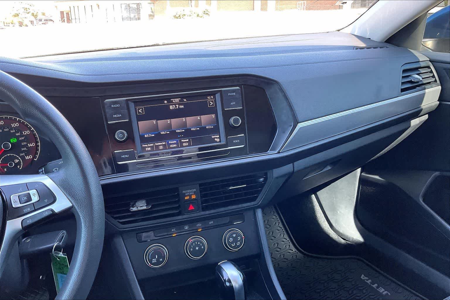 Thumbnail: 2021 Volkswagen Jetta - 14