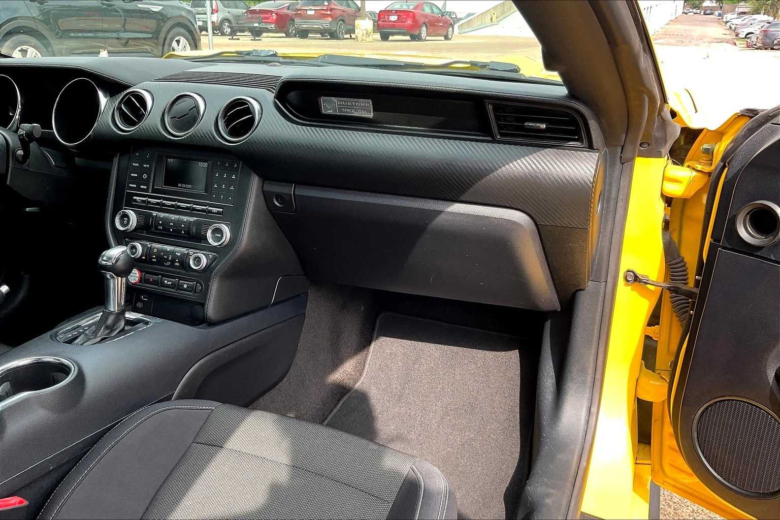 2015 Ford Mustang V6 20