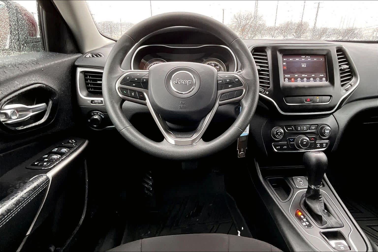 Thumbnail: 2021 Jeep Cherokee - 14