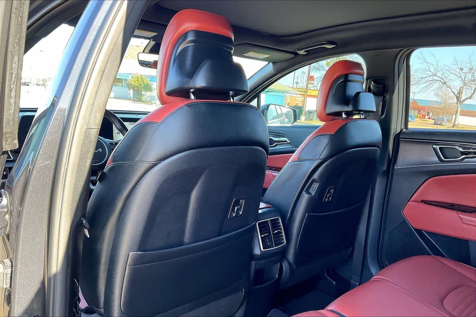 Thumbnail: 2023 Kia Sportage - 12