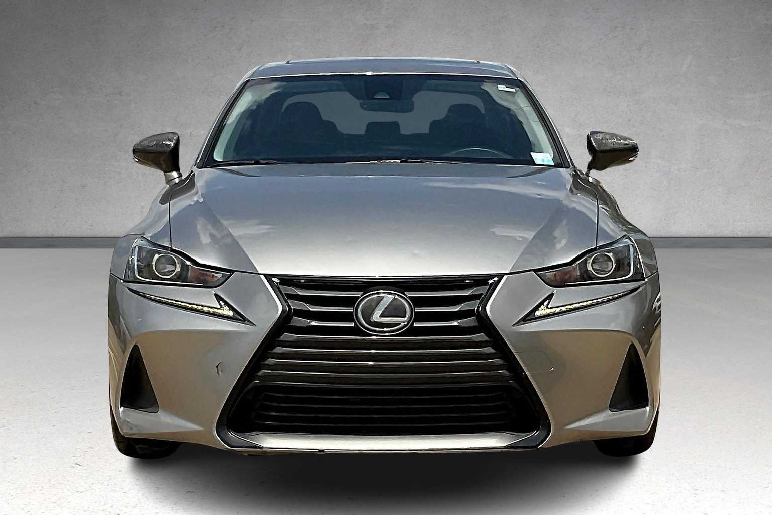 2017 Lexus IS 300 6
