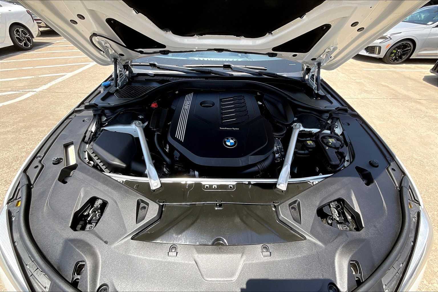 Thumbnail: 2022 BMW 8 Series - 9