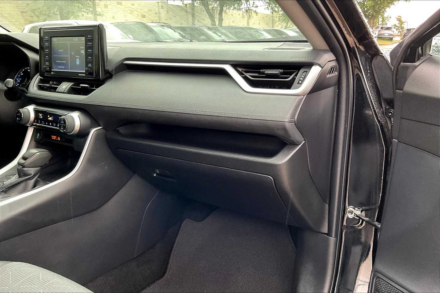 Thumbnail: 2022 Toyota RAV4 - 23