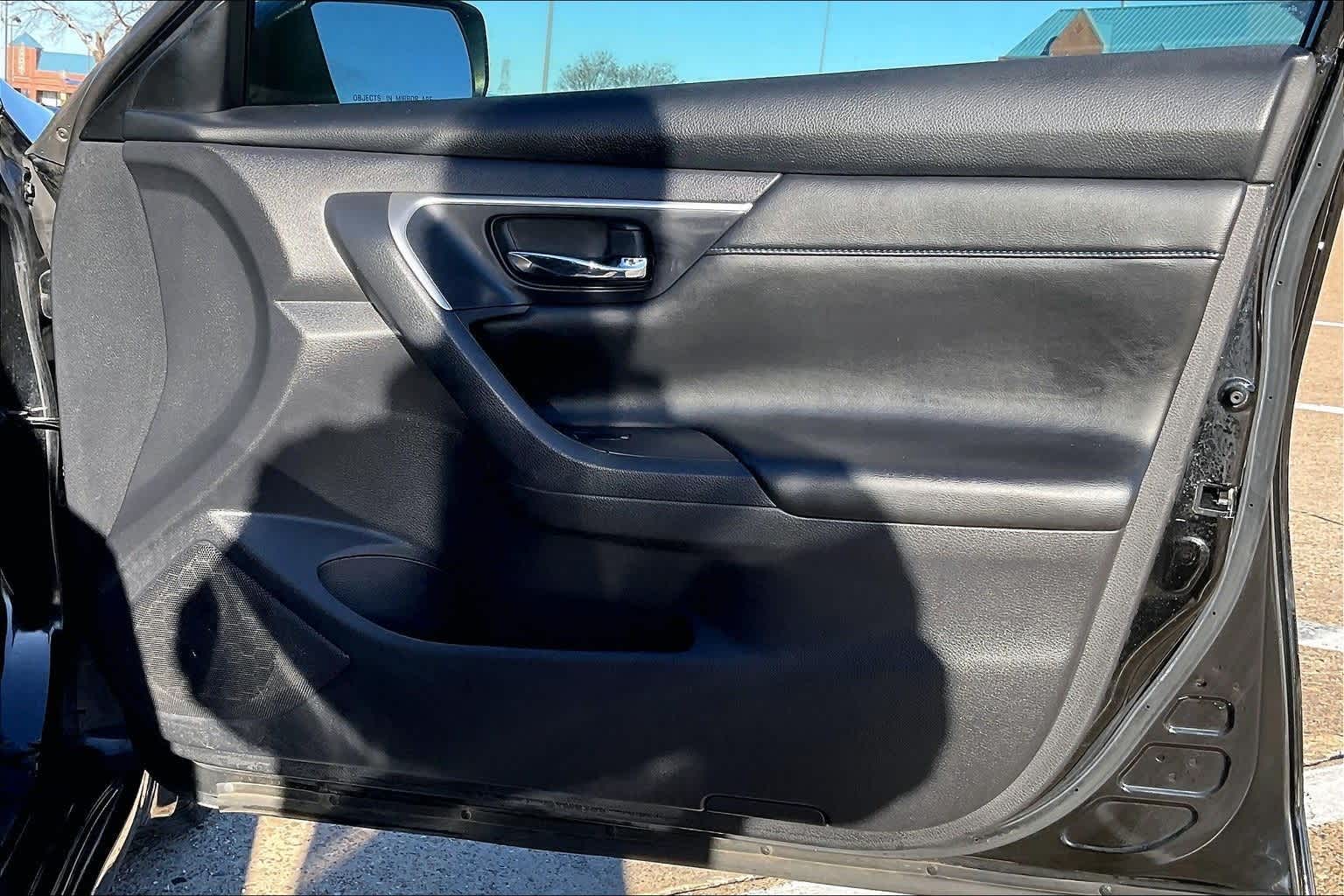 Thumbnail: 2017 Nissan Altima - 28