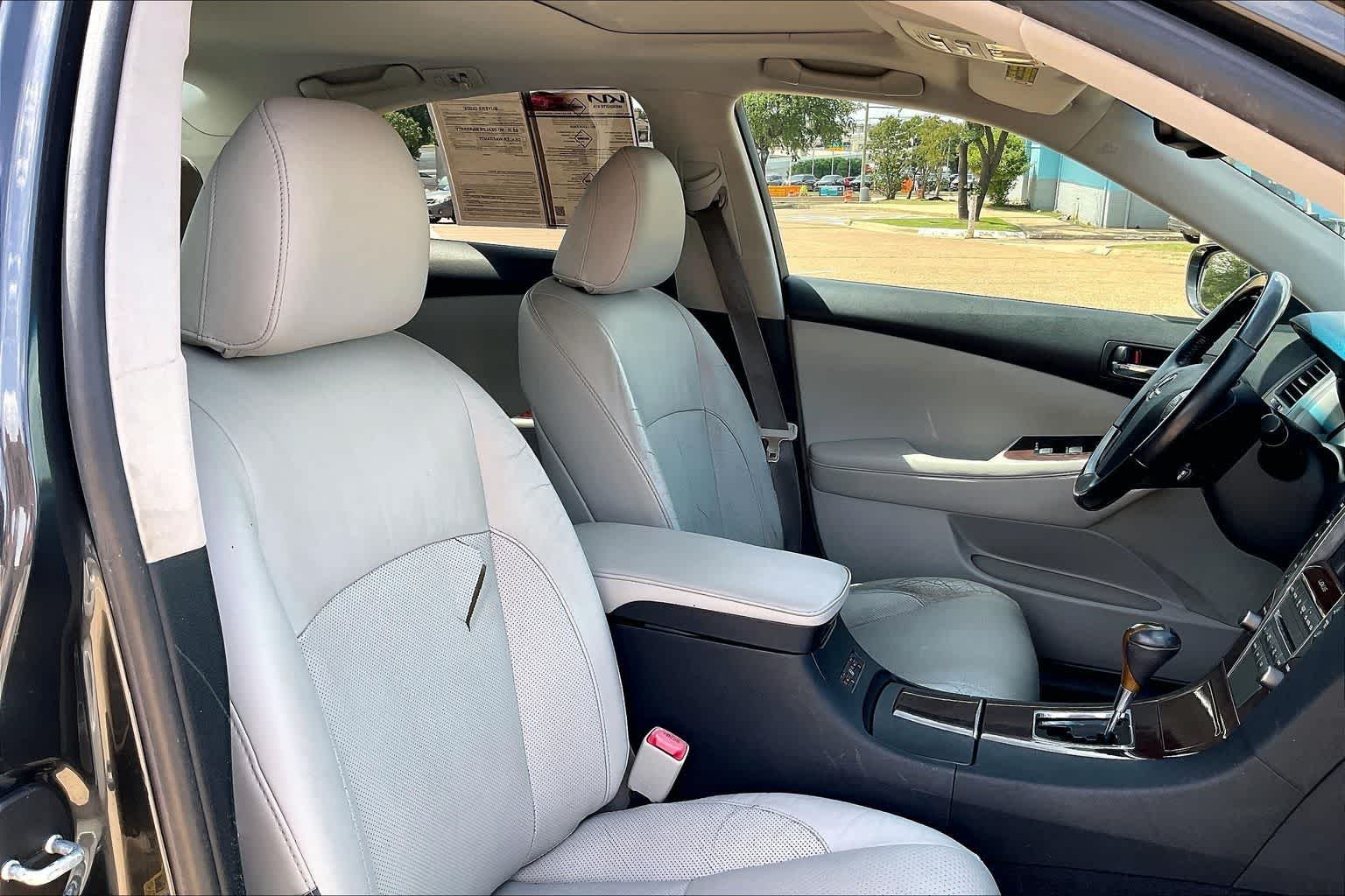 Thumbnail: 2011 Lexus ES - 12