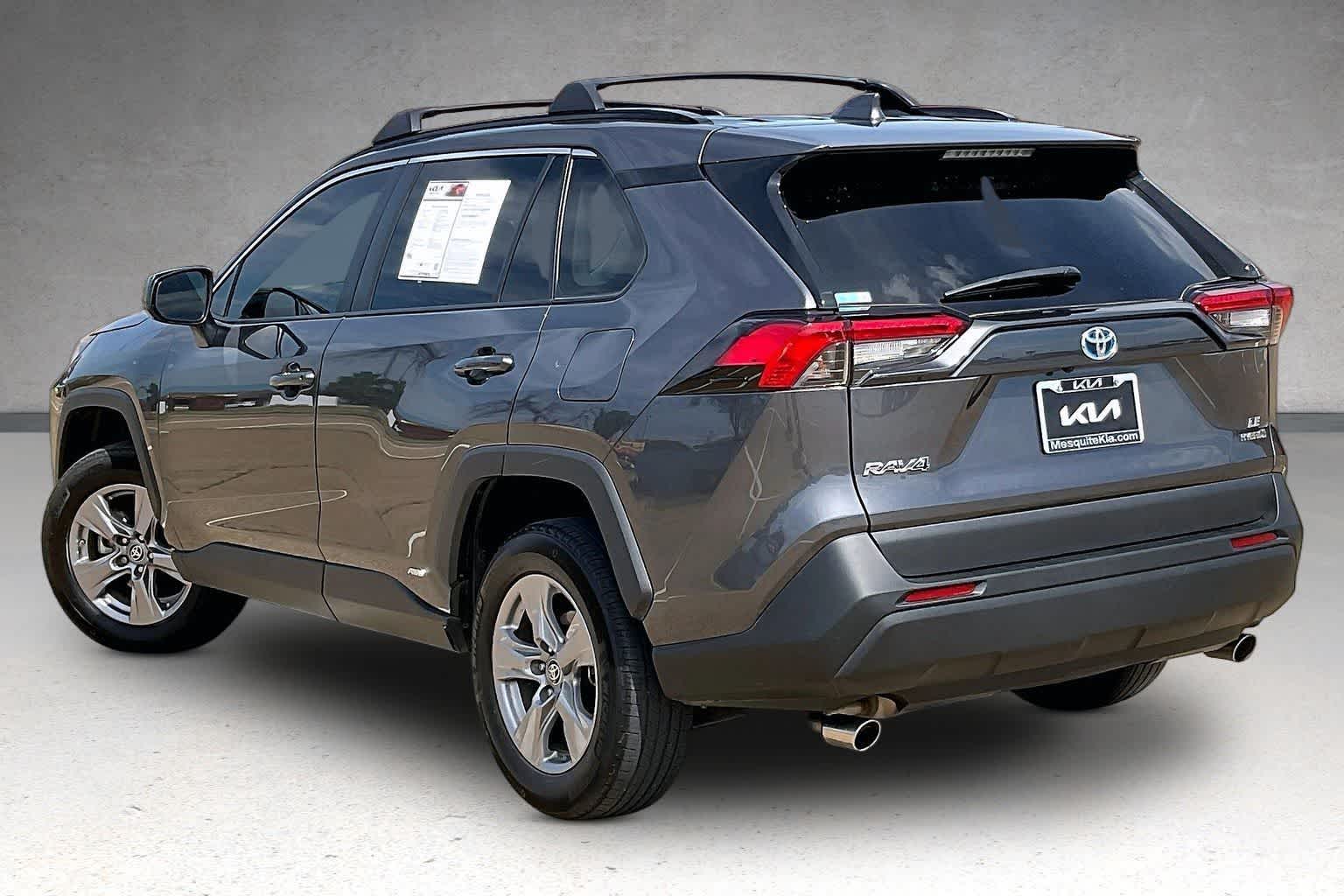 Thumbnail: 2022 Toyota RAV4 - 4