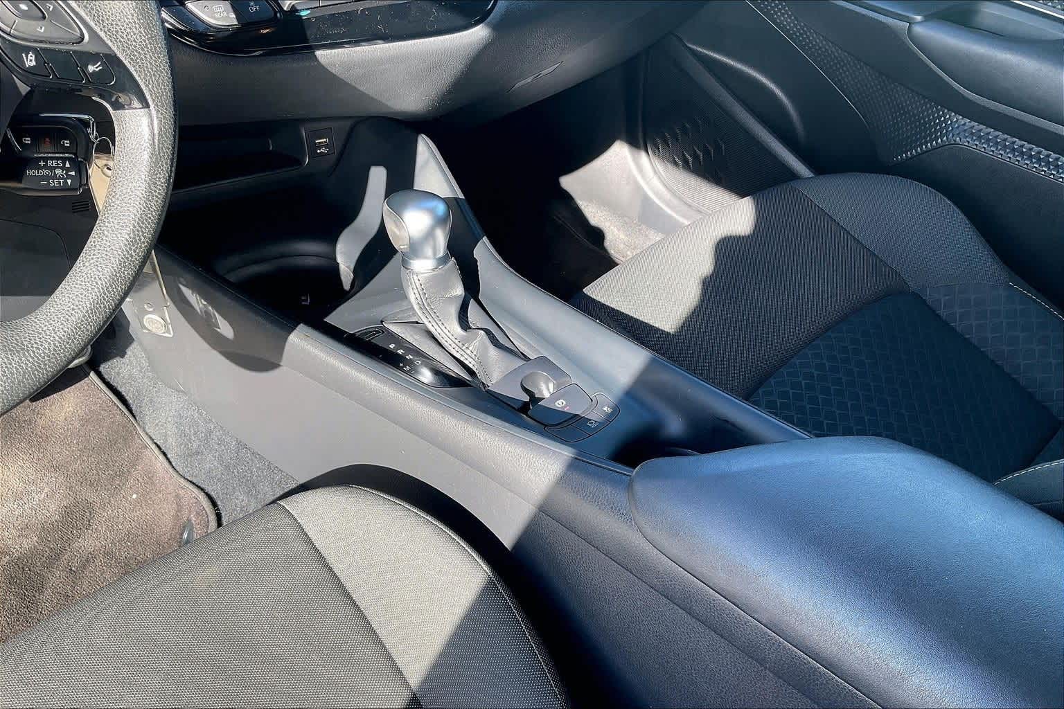 Thumbnail: 2021 Toyota C-HR - 15