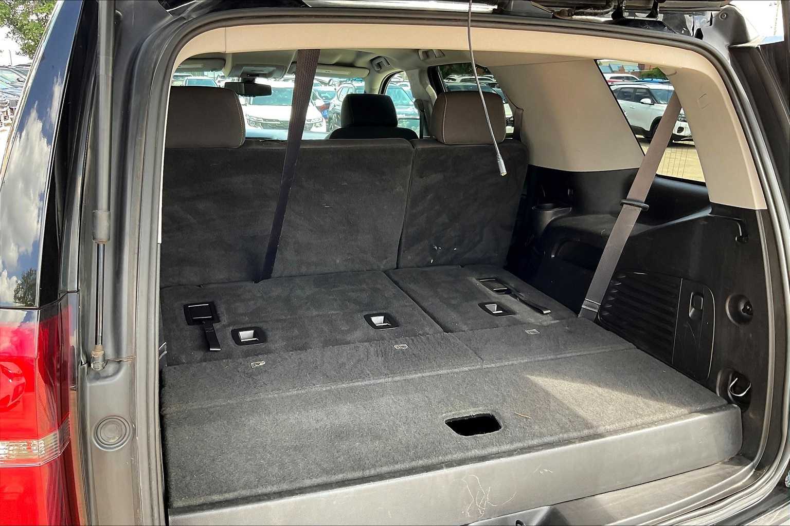 Thumbnail: 2016 Chevrolet Tahoe - 18