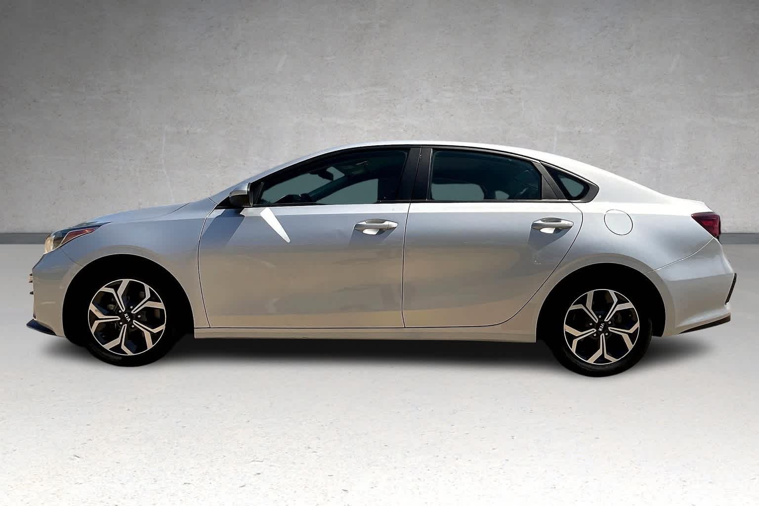Thumbnail: 2021 Kia Forte - 3