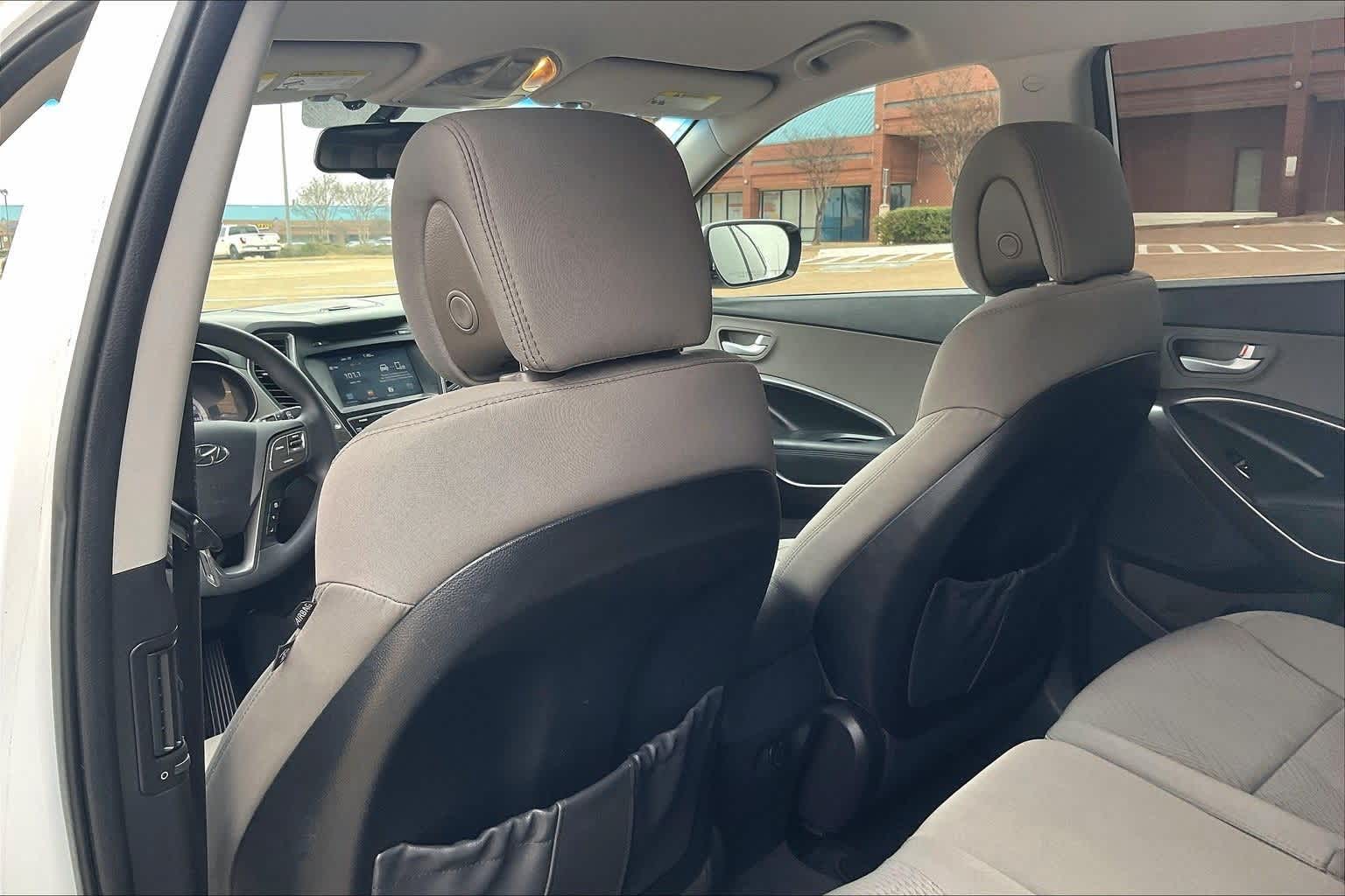 Thumbnail: 2017 Hyundai Santa Fe - 12