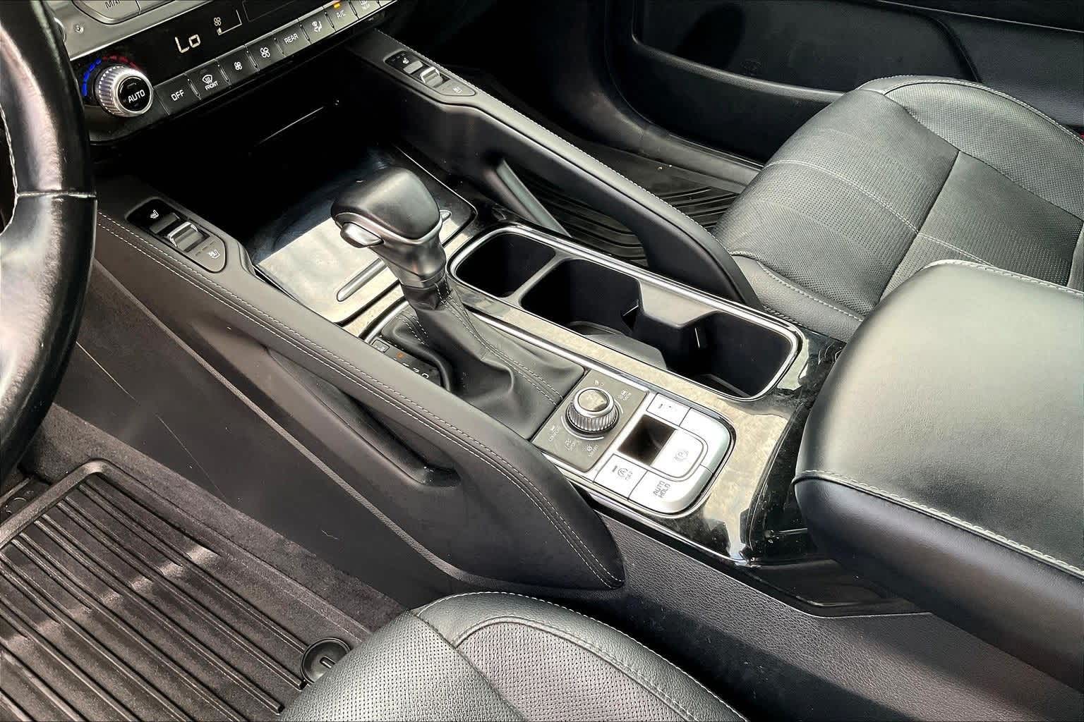 Thumbnail: 2022 Kia Telluride - 16