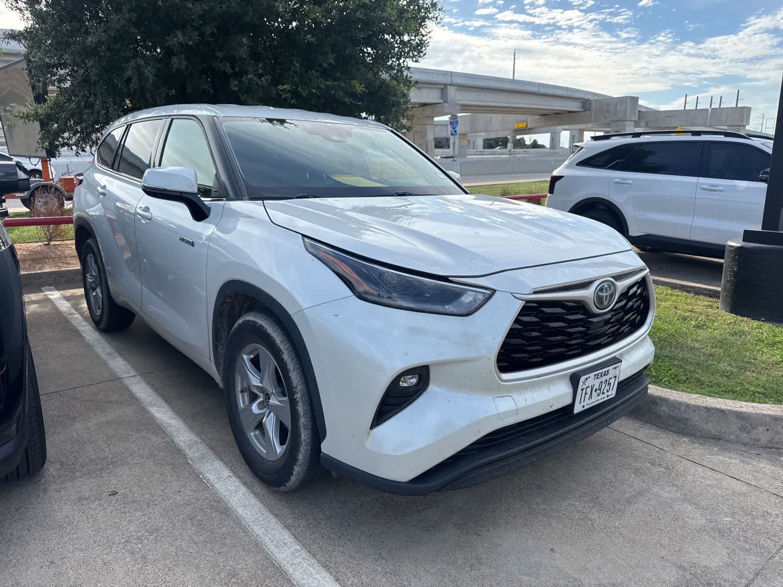 Thumbnail: 2021 Toyota Highlander - 3