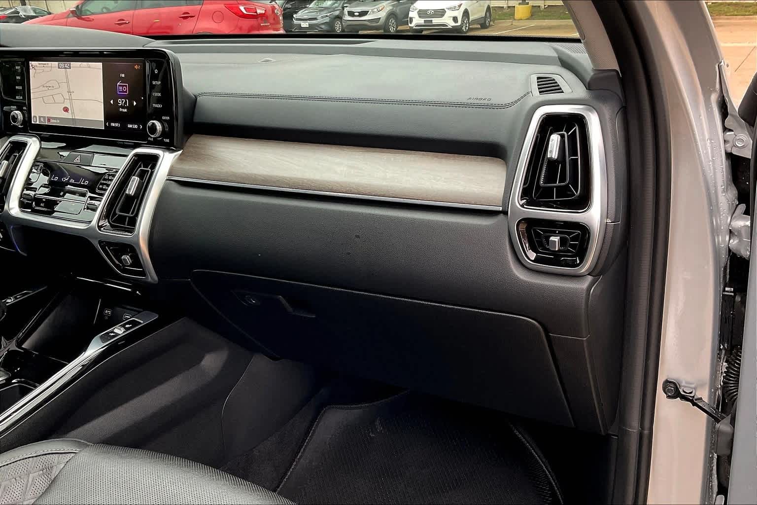 Thumbnail: 2021 Kia Sorento - 23