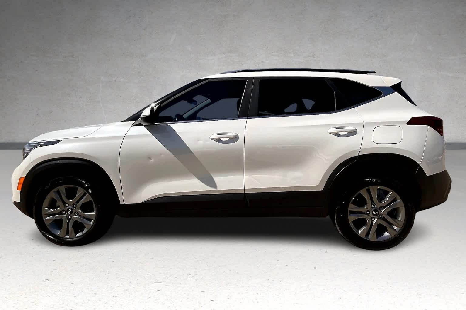 Thumbnail: 2021 Kia Seltos - 3