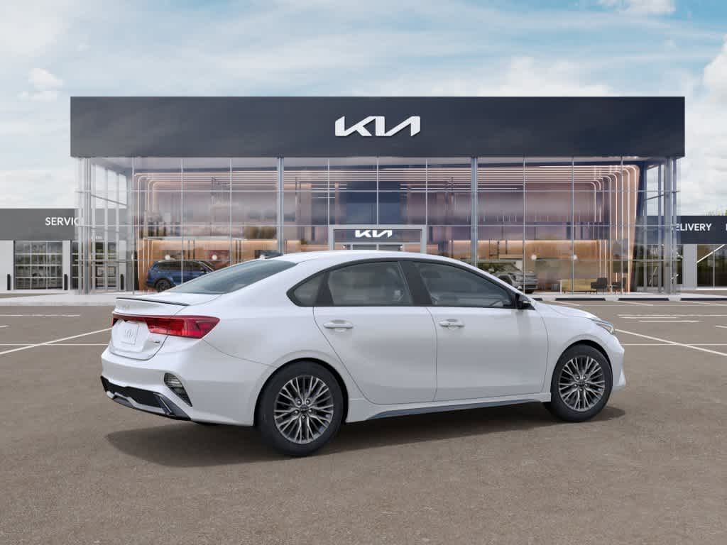 Thumbnail: 2024 Kia Forte - 6