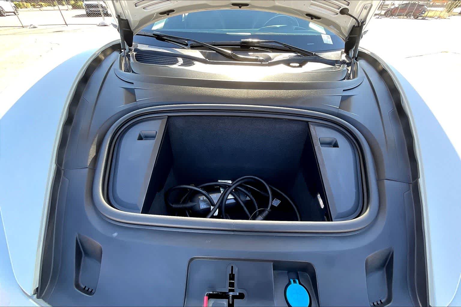 Thumbnail: 2020 Porsche Taycan - 8