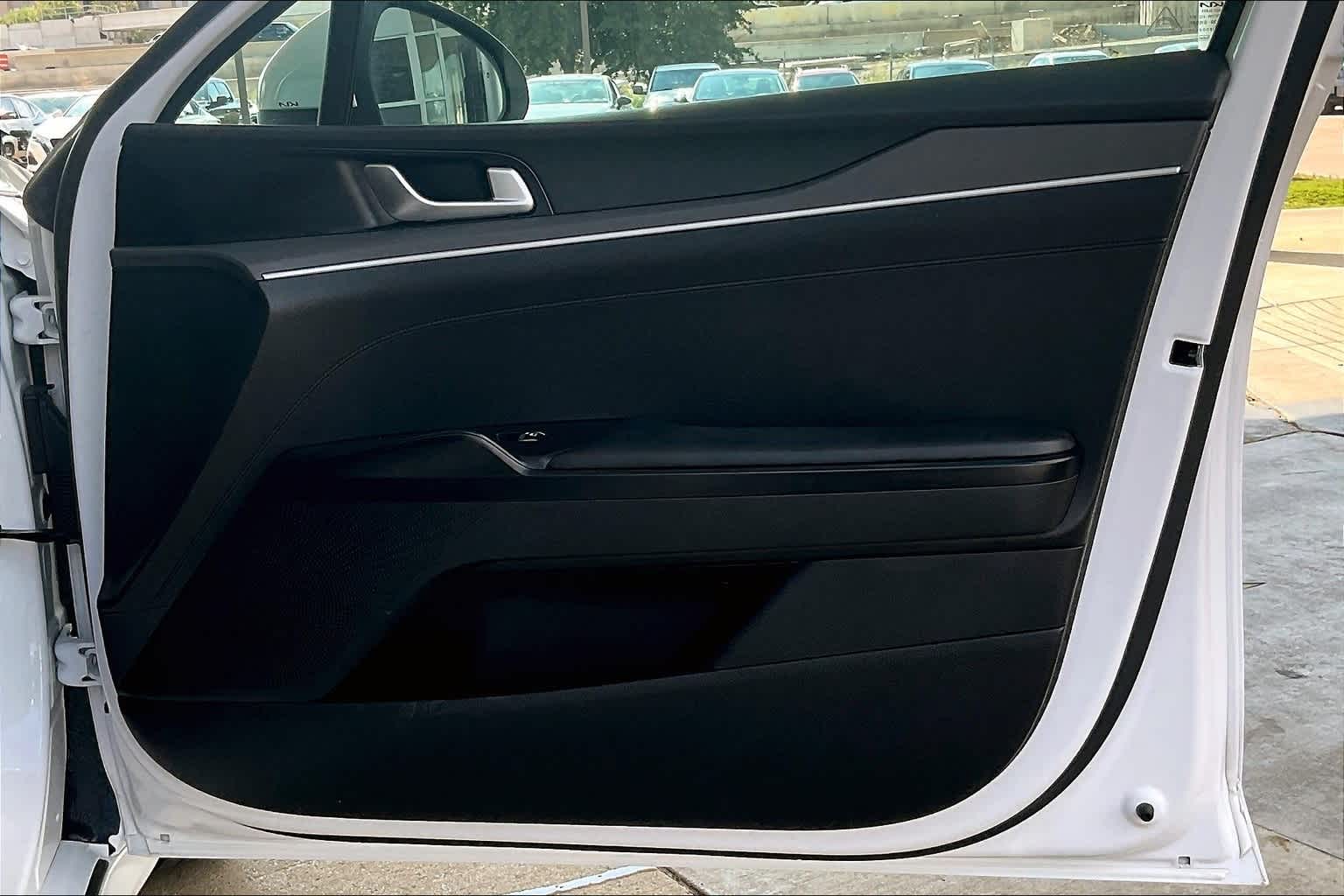 Thumbnail: 2022 Kia K5 - 28