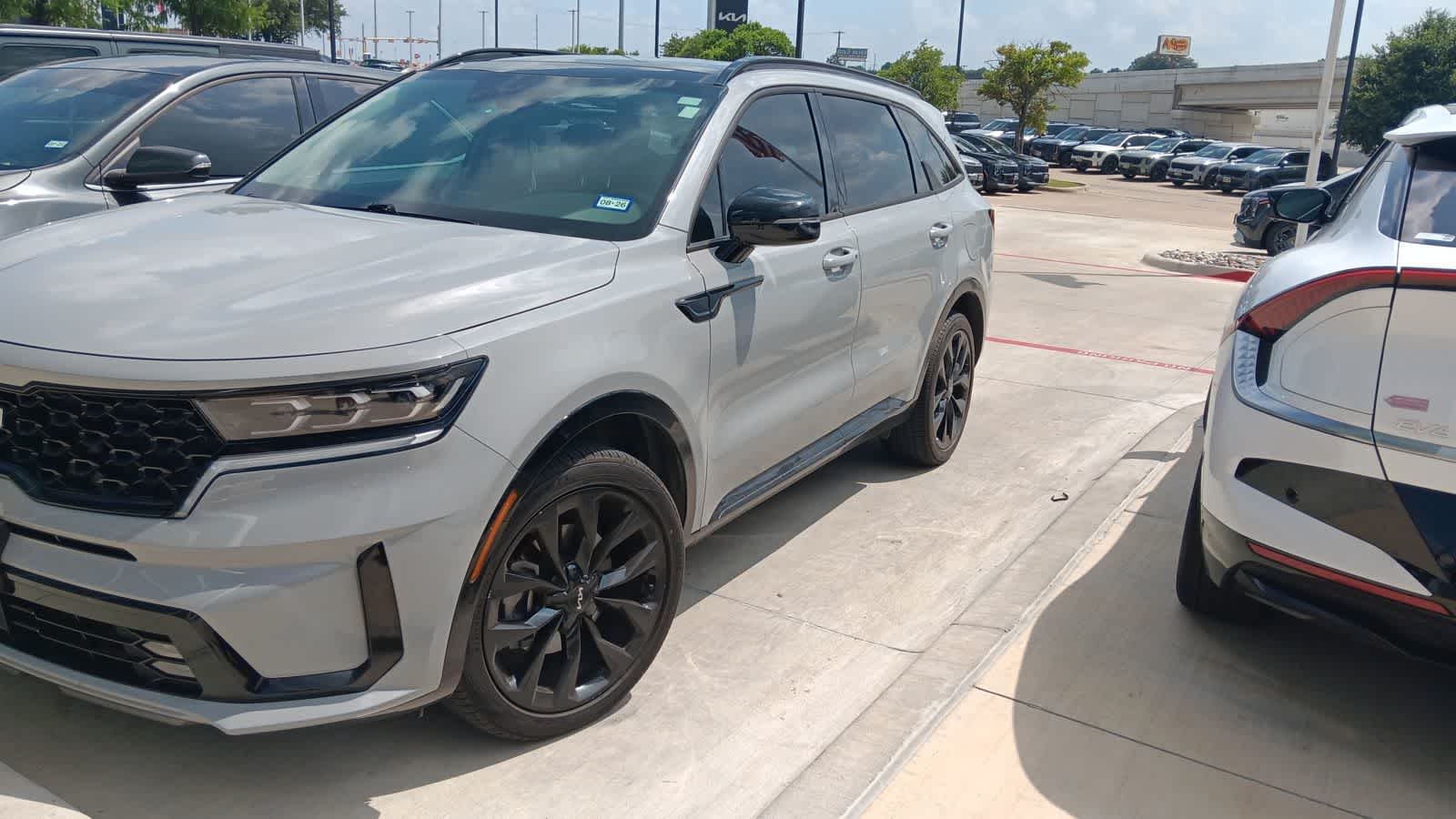 Thumbnail: 2023 Kia Sorento - 11