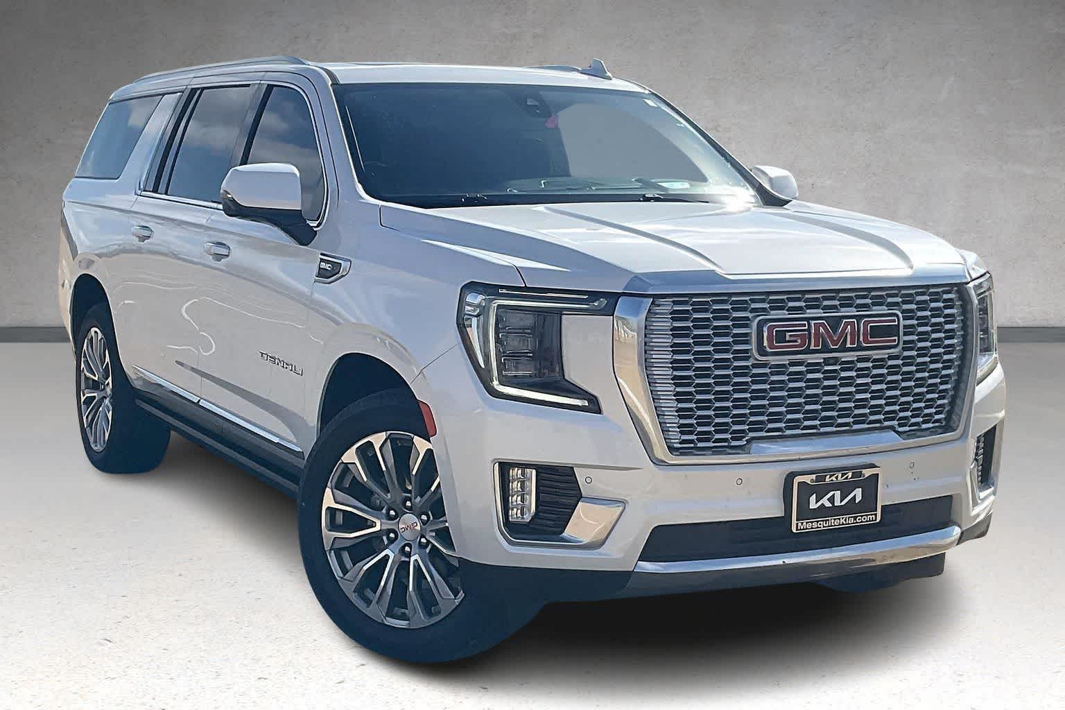 Thumbnail: 2022 GMC Yukon XL - 21