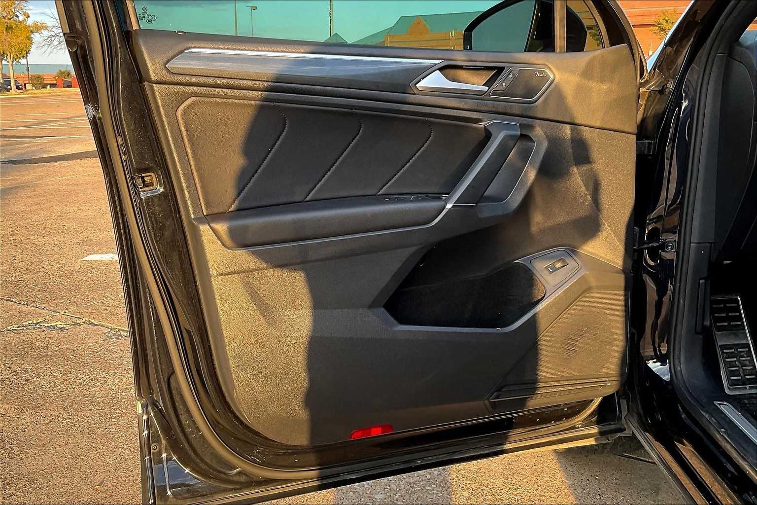 Thumbnail: 2020 Volkswagen Tiguan - 27