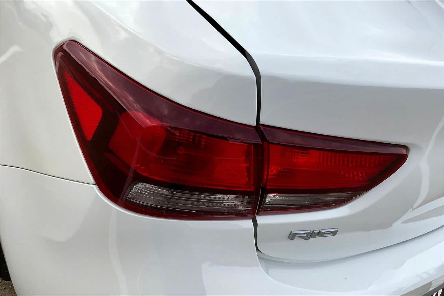 Thumbnail: 2022 Kia Rio - 30