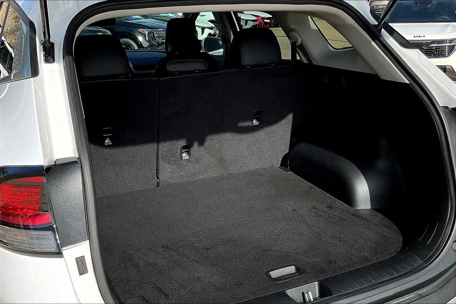 Thumbnail: 2025 Kia Sportage - 17