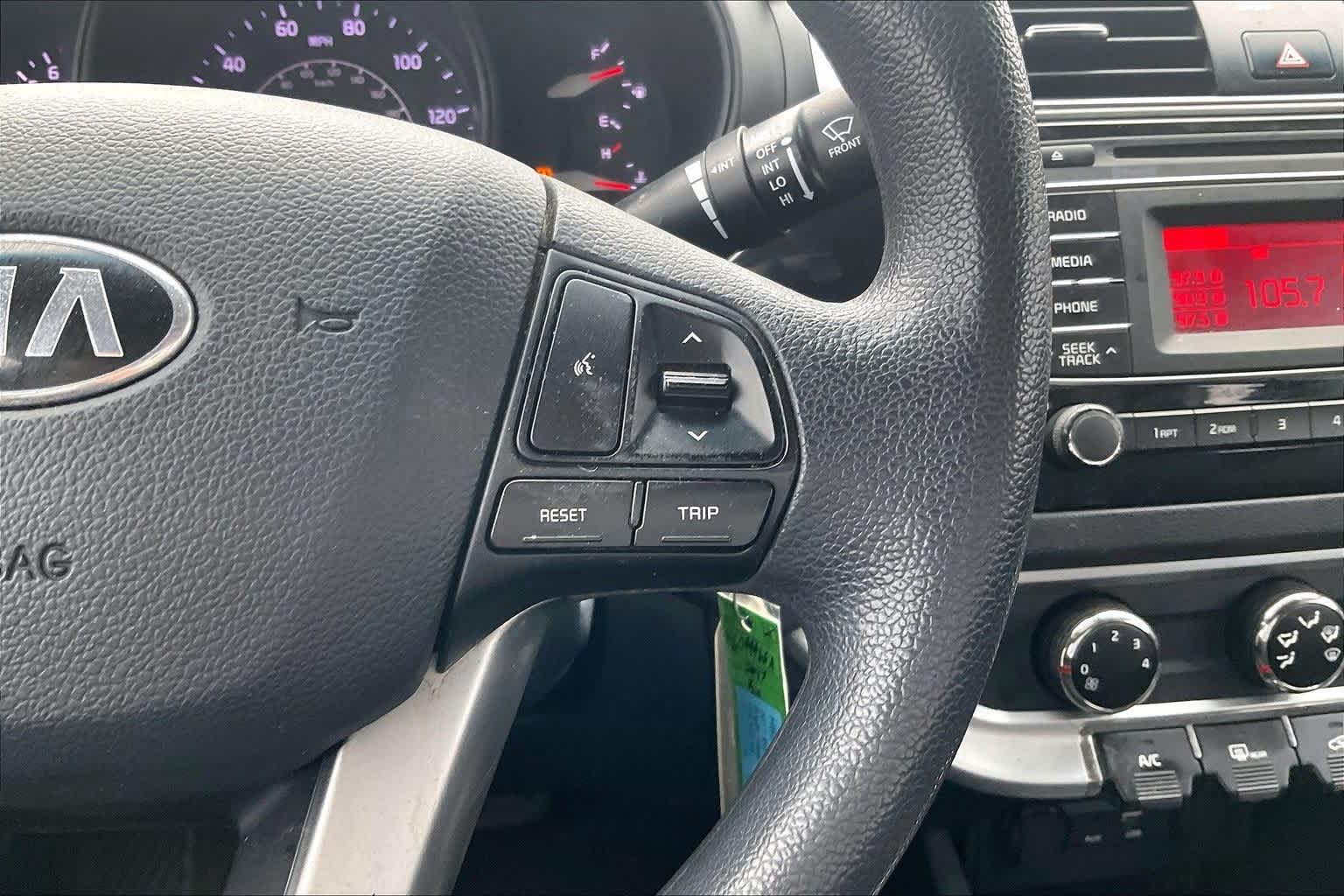 Thumbnail: 2017 Kia Rio - 25