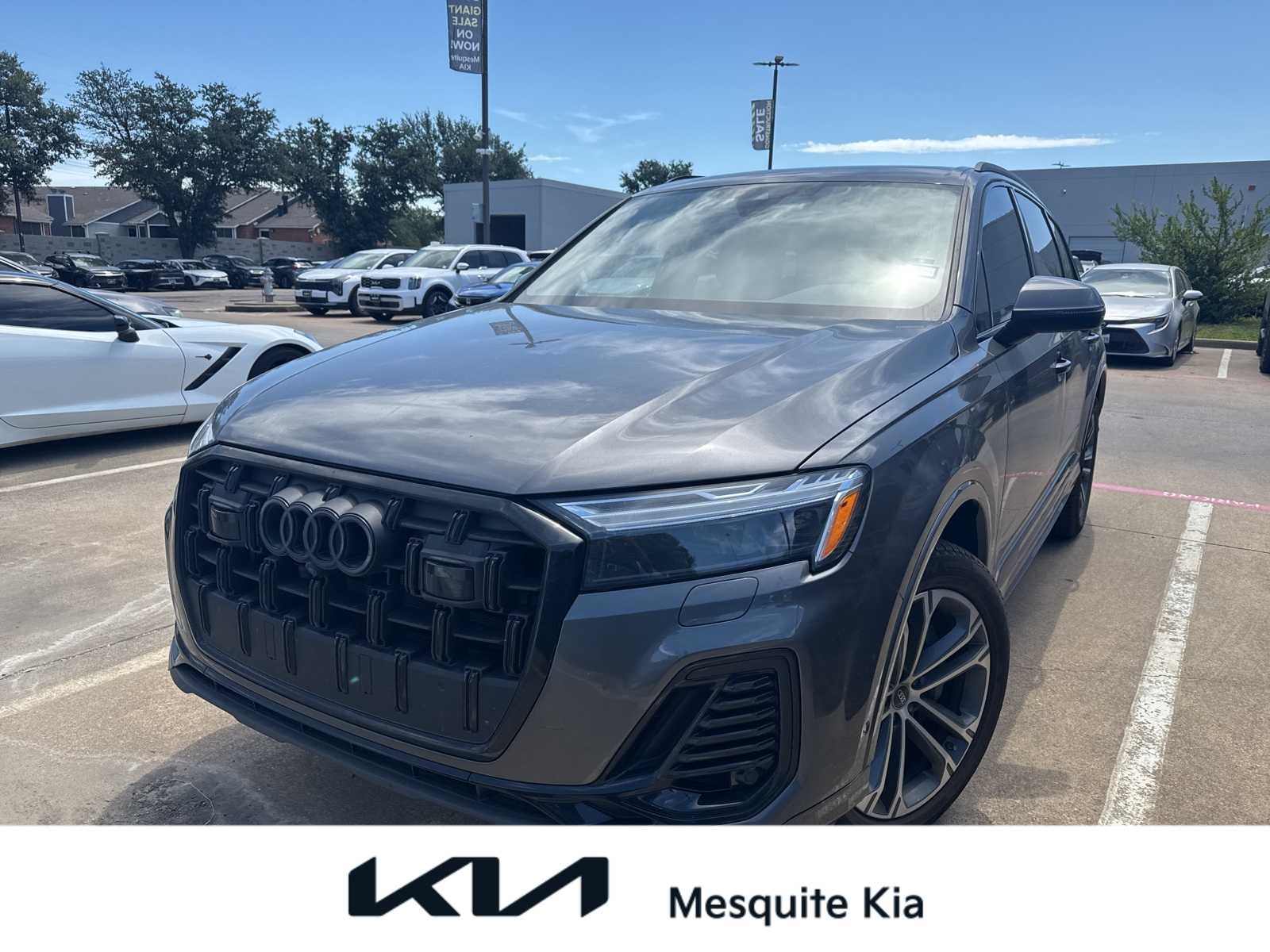 Thumbnail: 2025 Audi Q7 - 1