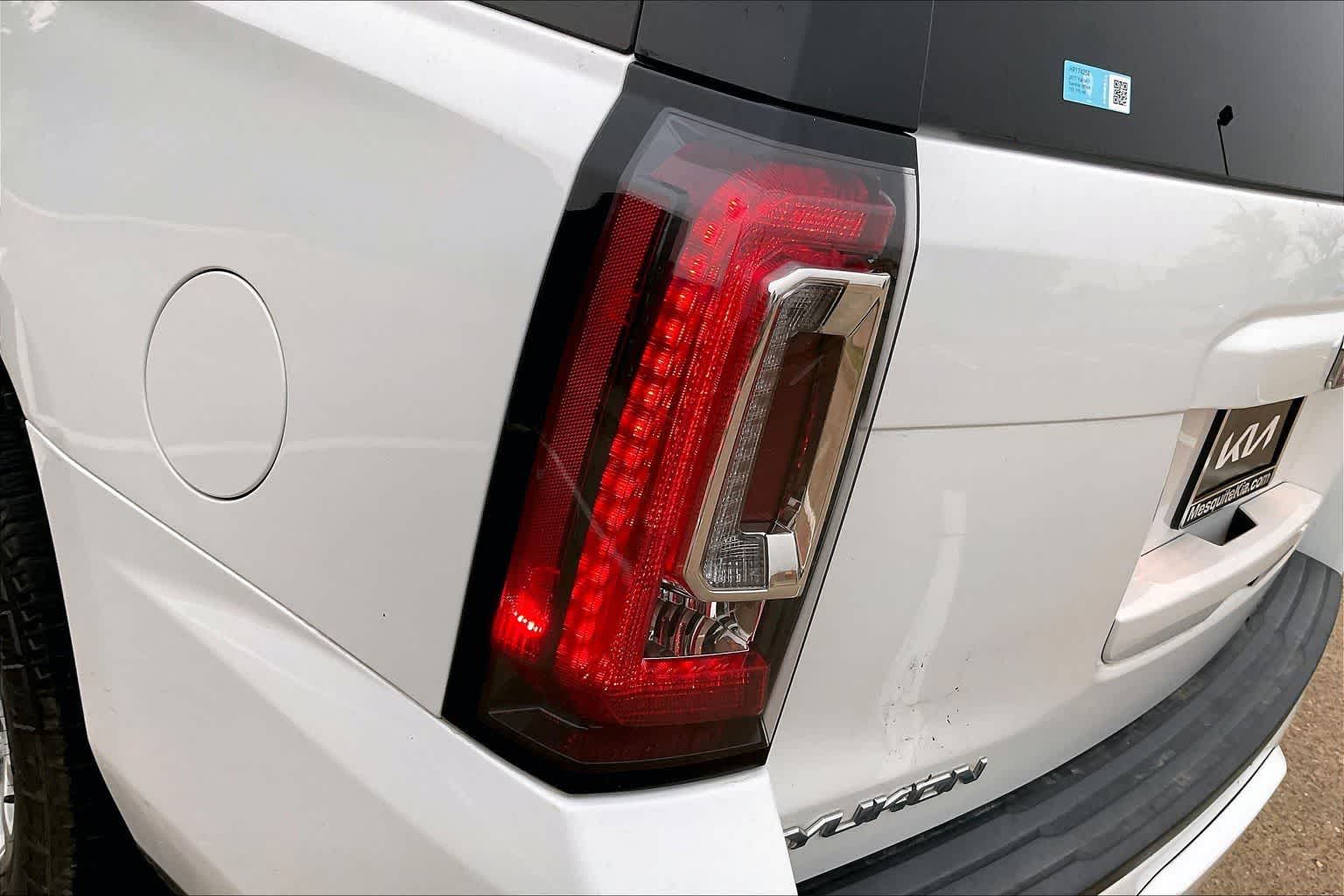 Thumbnail: 2017 GMC Yukon - 29