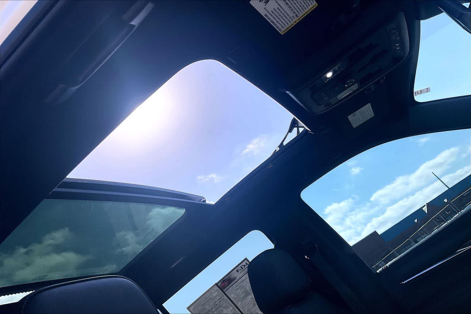 Thumbnail: 2022 GMC Yukon XL - 30