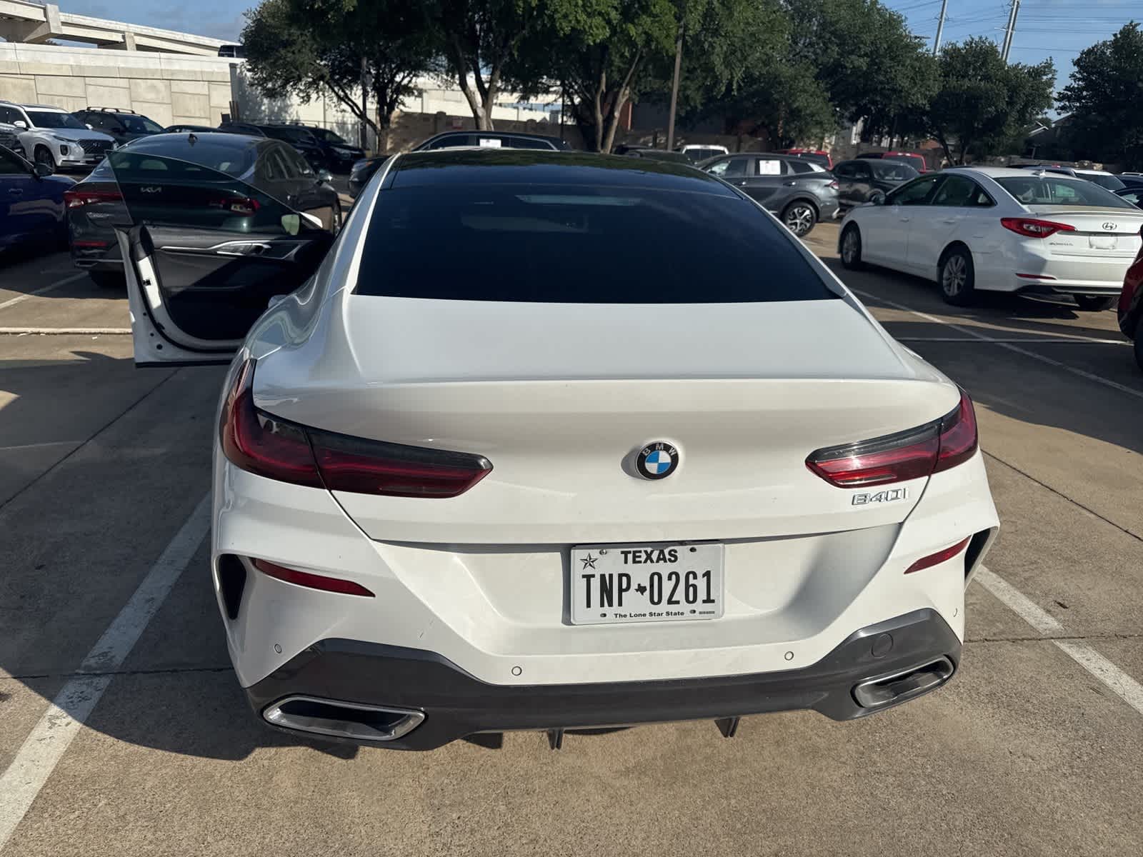 Thumbnail: 2022 BMW 8 Series - 2