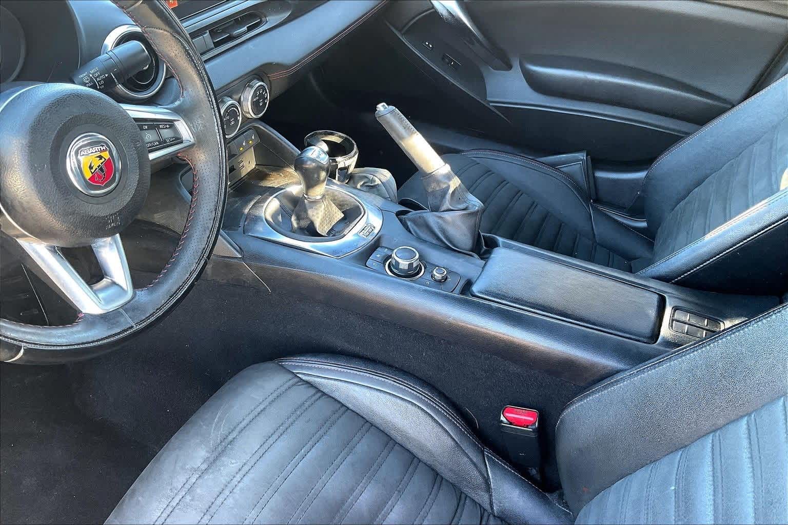 Thumbnail: 2018 Fiat 124 Spider - 14