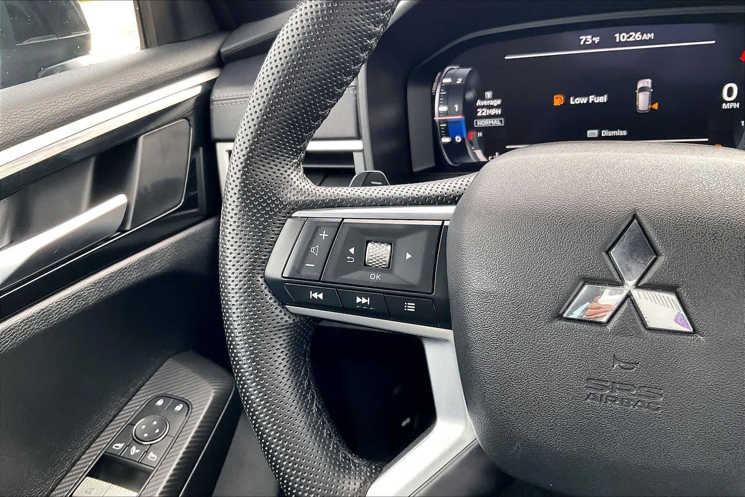 Thumbnail: 2023 Mitsubishi Outlander - 24