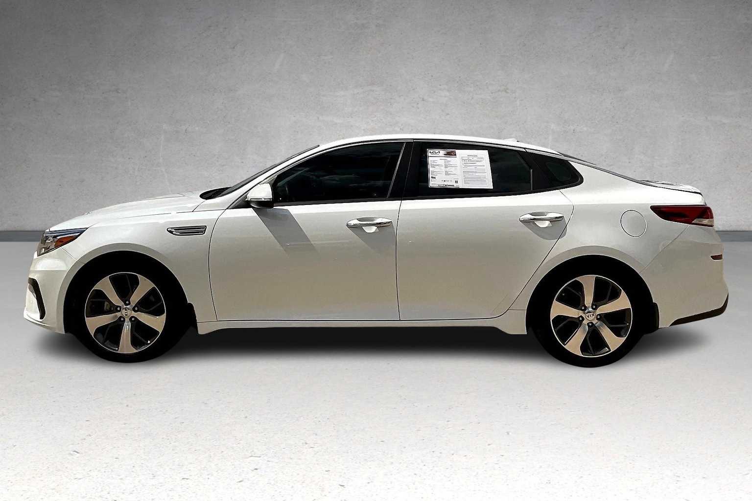 Thumbnail: 2020 Kia Optima - 3