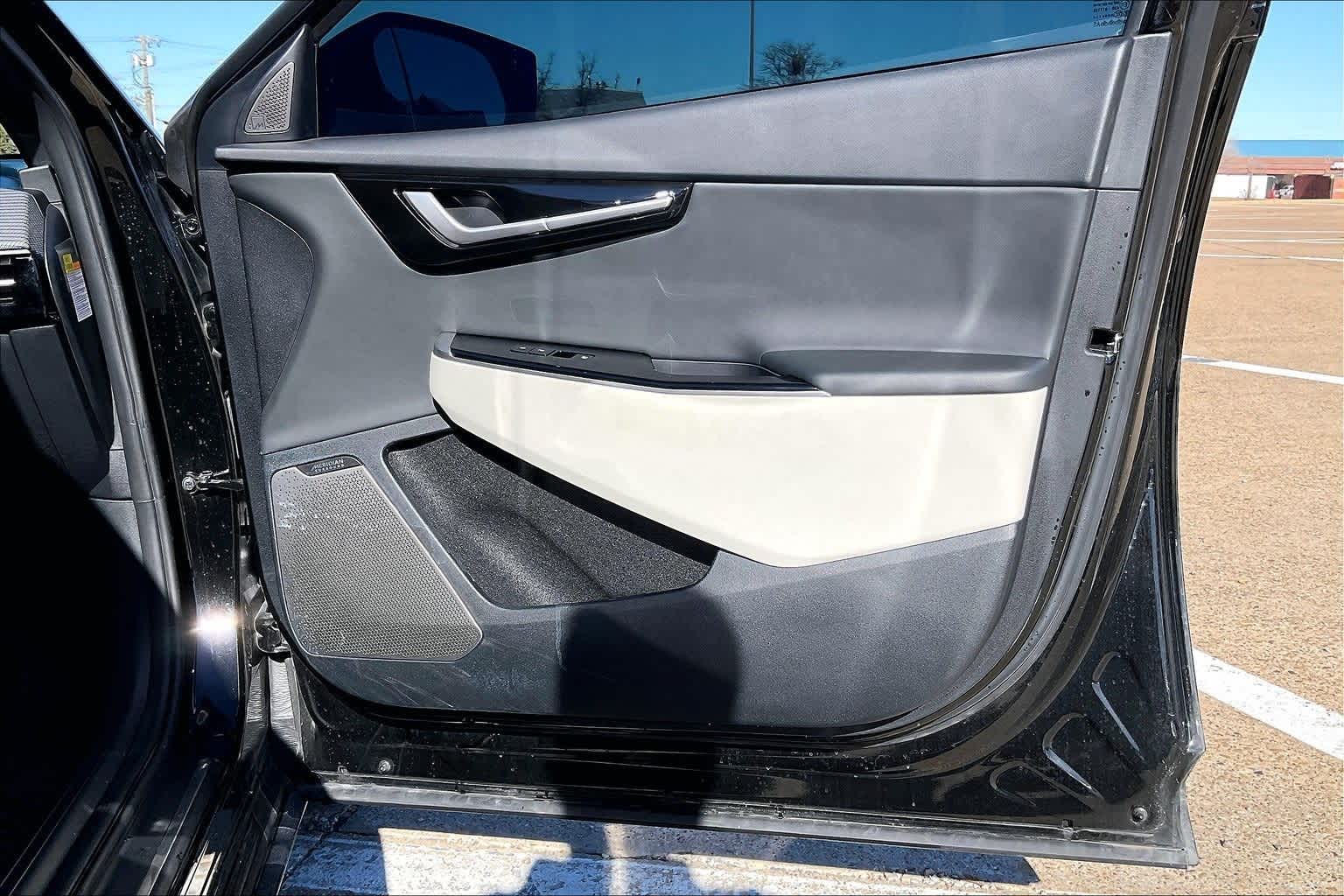 Thumbnail: 2023 Kia EV6 - 28