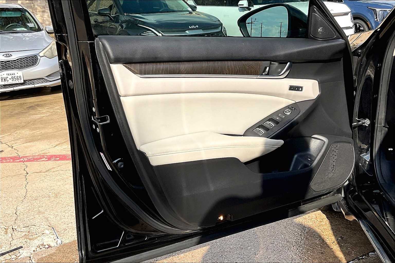 Thumbnail: 2018 Honda Accord - 26