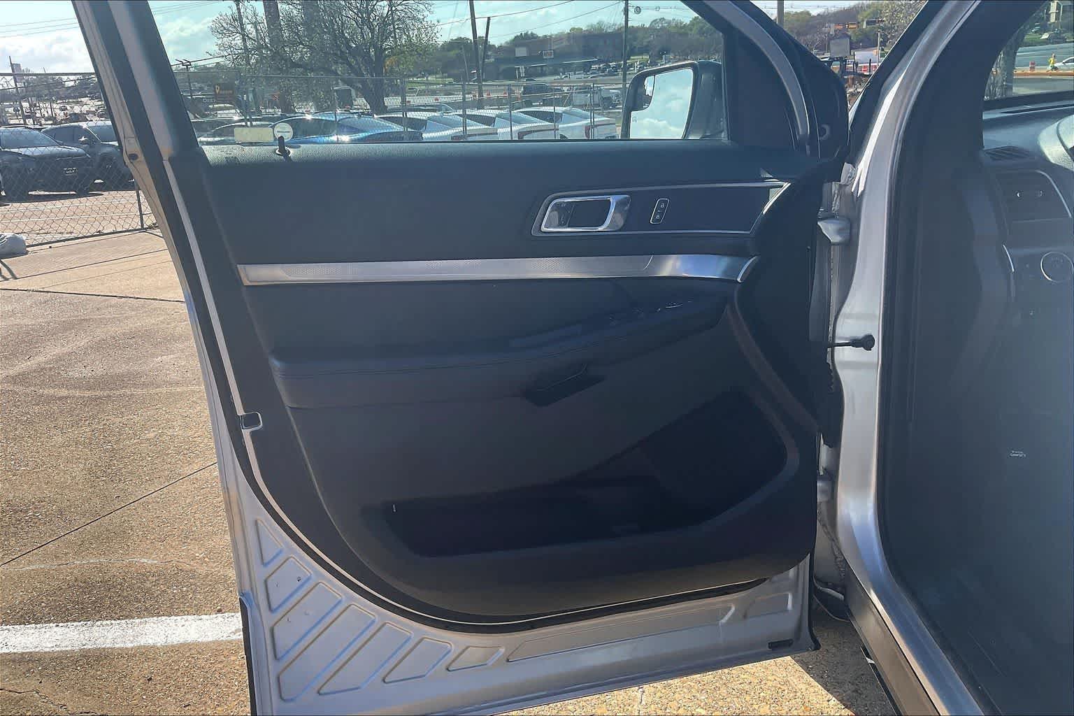 Thumbnail: 2018 Ford Explorer - 27