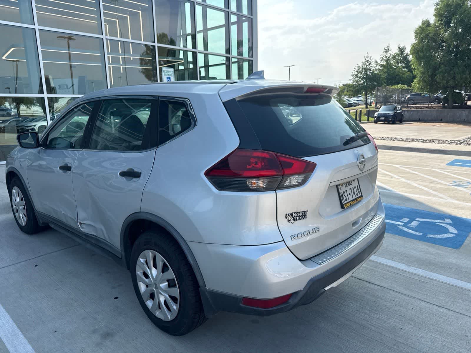 Thumbnail: 2018 Nissan Rogue - 3