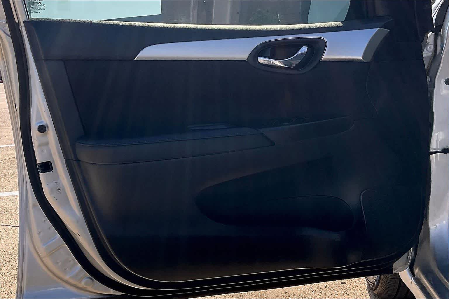 Thumbnail: 2019 Nissan Sentra - 25