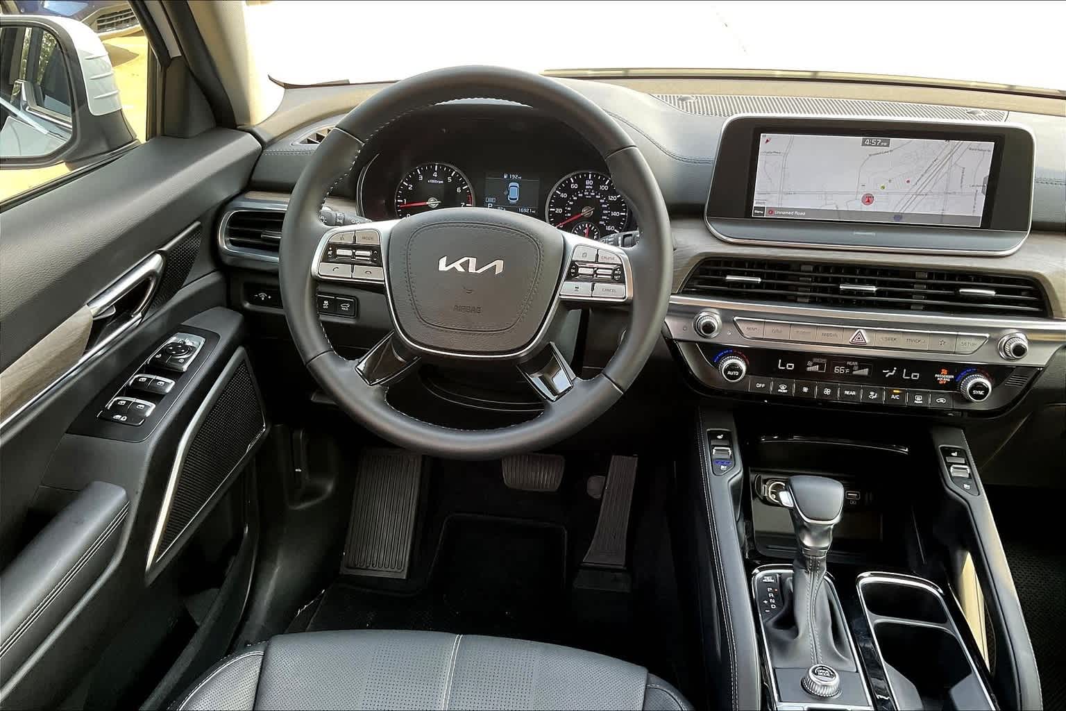 Thumbnail: 2022 Kia Telluride - 14