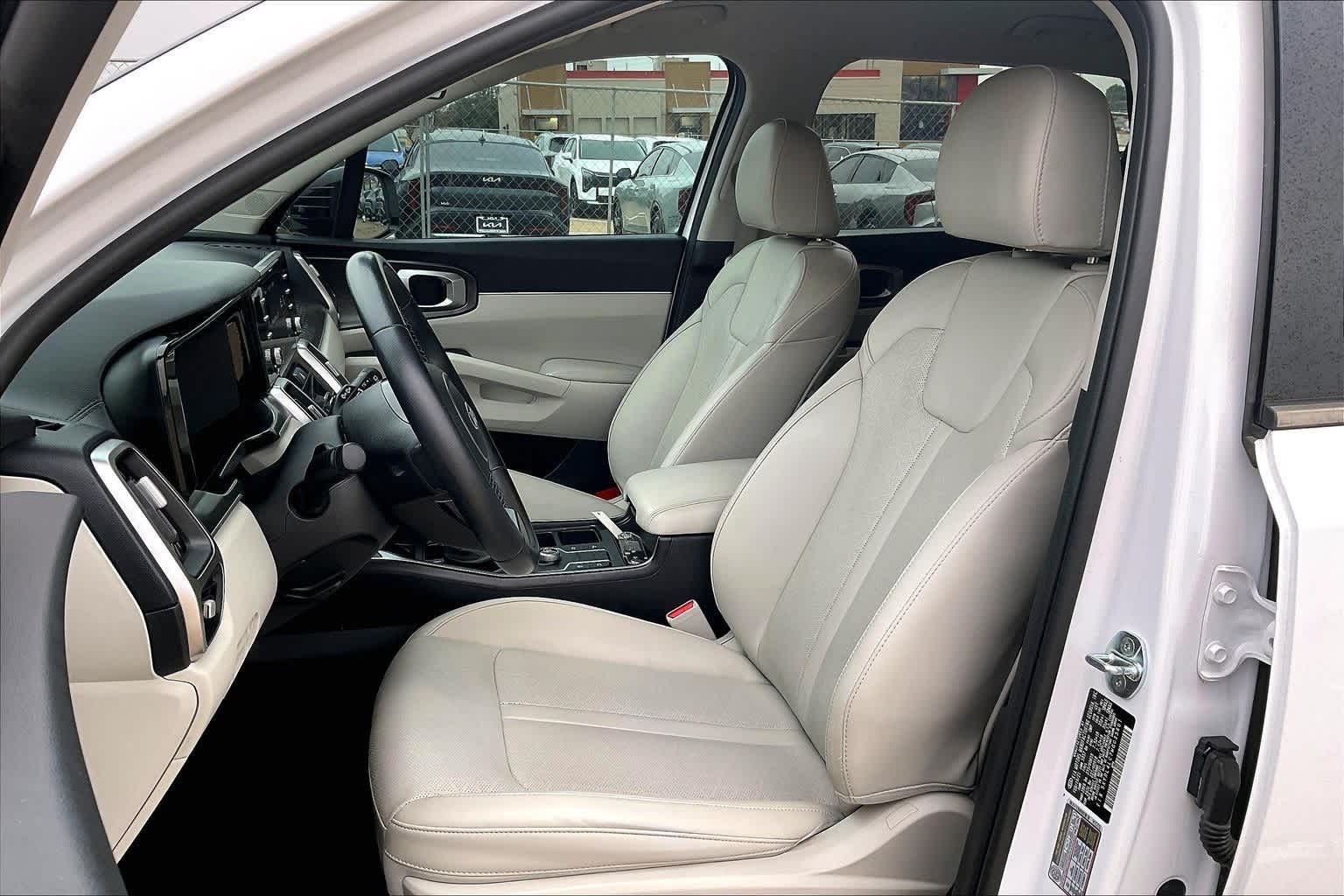 Thumbnail: 2021 Kia Sorento - 11